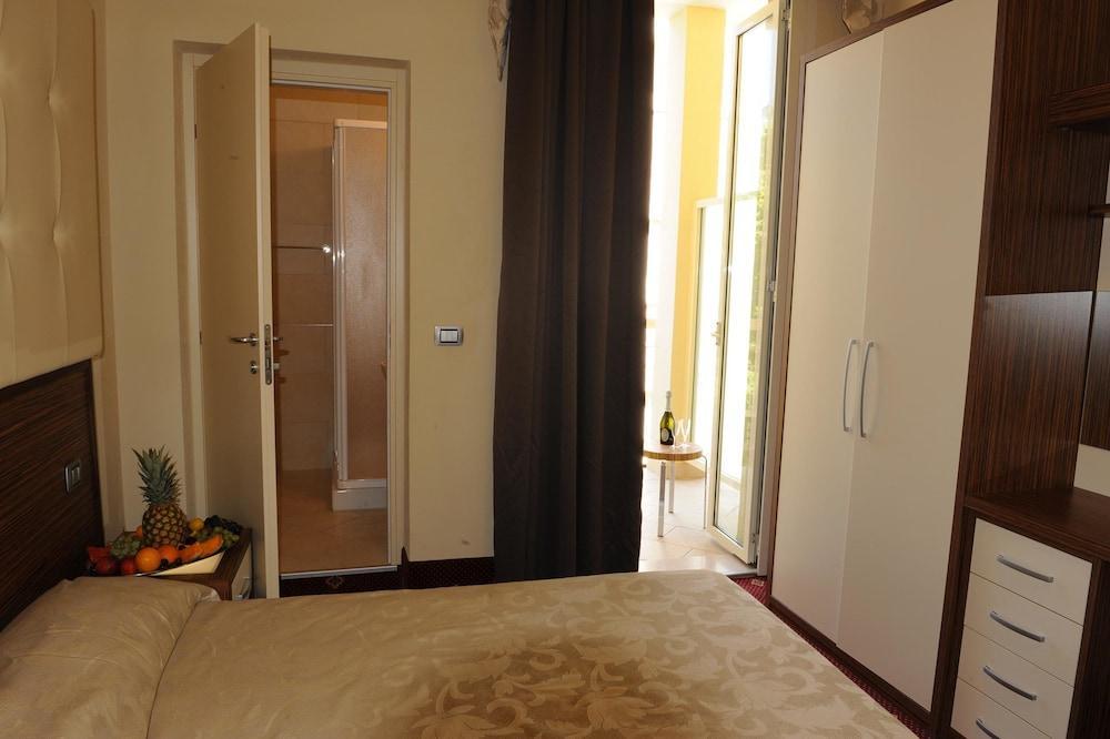 Hotel In Cesenatico Exteriör bild