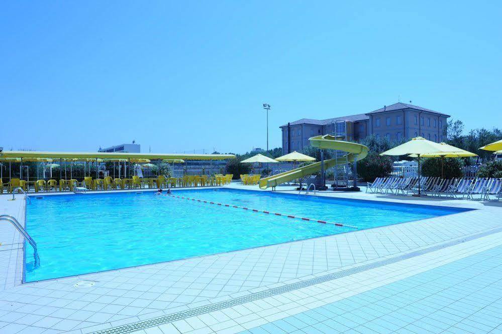 Hotel In Cesenatico Exteriör bild